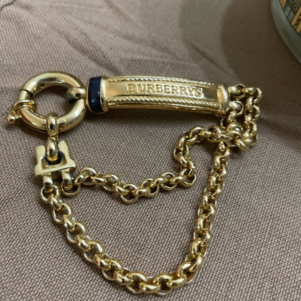 Burberry goldtone chain link bracelet w/loop closure, 7" long  Vintage